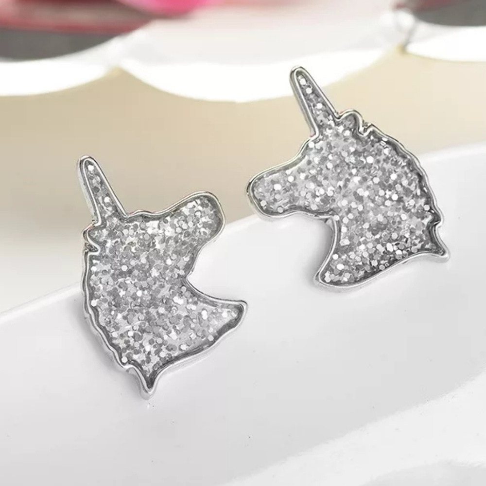 ๐บ4/$25๐บ New Unicorn Earrings - Picture 2 of 3